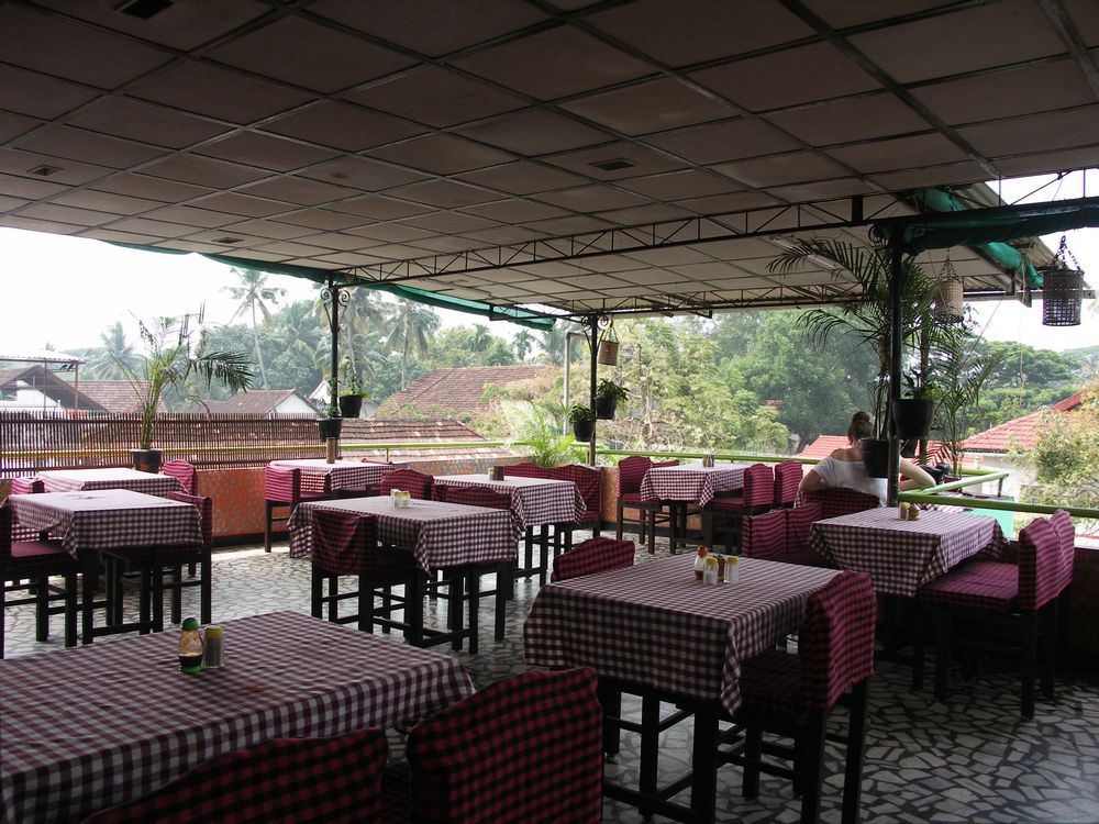 Hotel Park Avenue Kochi Restaurace fotografie